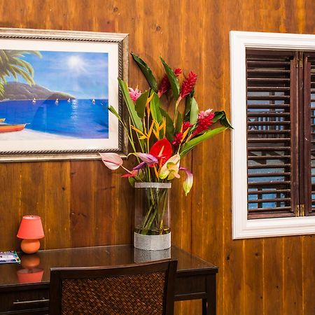 Heavenly Suites La Feuillet Екстер'єр фото