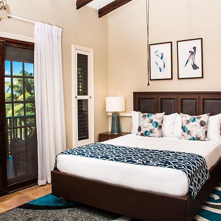 Heavenly Suites La Feuillet Екстер'єр фото