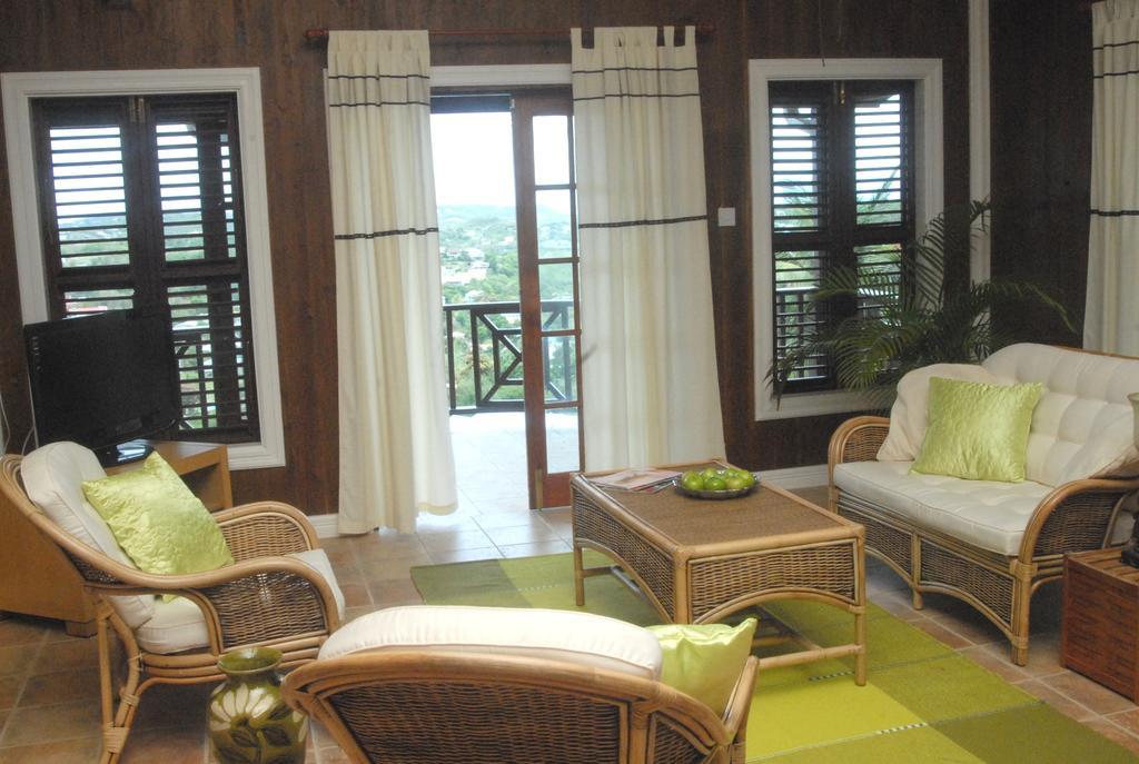 Heavenly Suites La Feuillet Екстер'єр фото