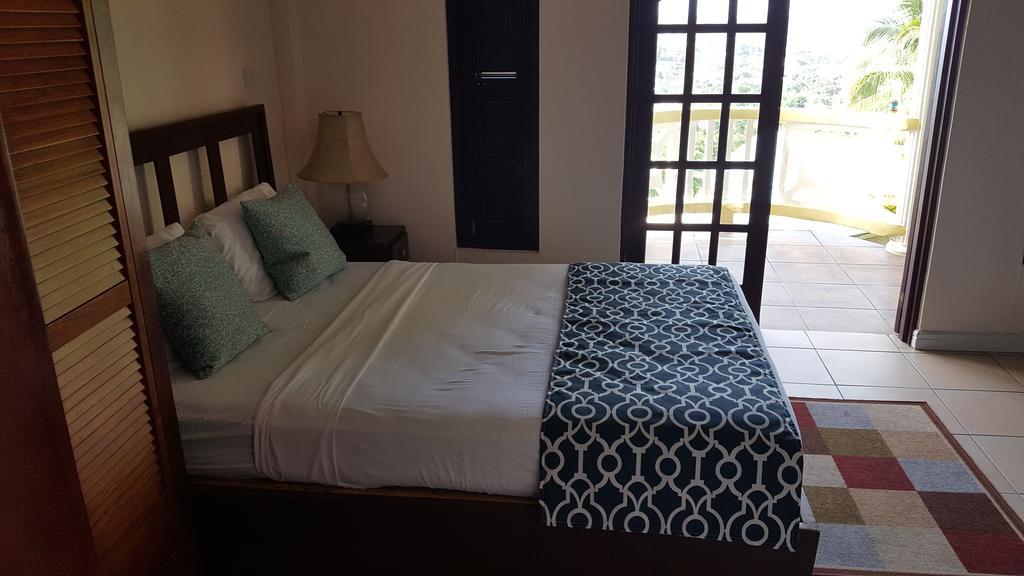 Heavenly Suites La Feuillet Екстер'єр фото
