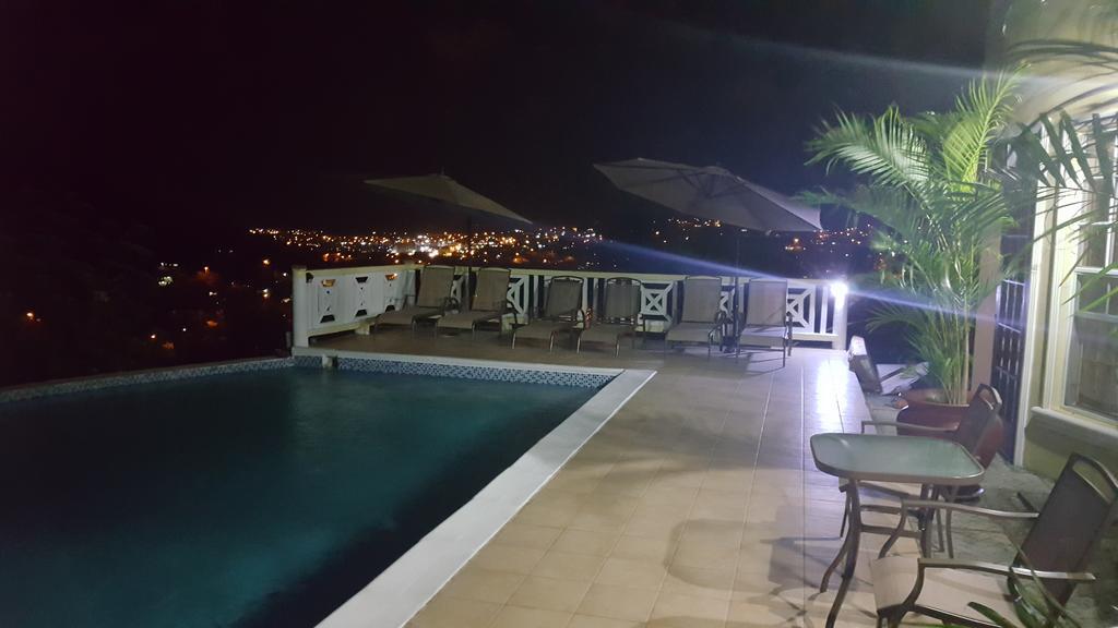 Heavenly Suites La Feuillet Екстер'єр фото