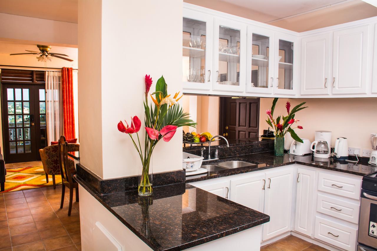 Heavenly Suites La Feuillet Екстер'єр фото