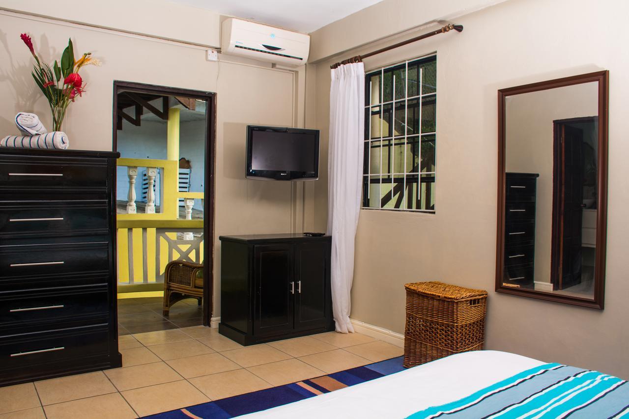Heavenly Suites La Feuillet Екстер'єр фото
