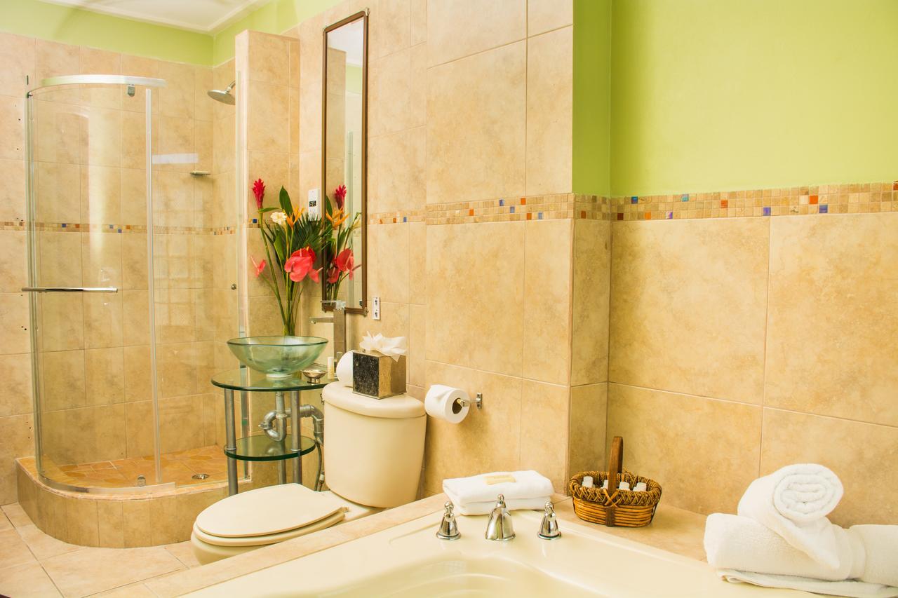 Heavenly Suites La Feuillet Екстер'єр фото