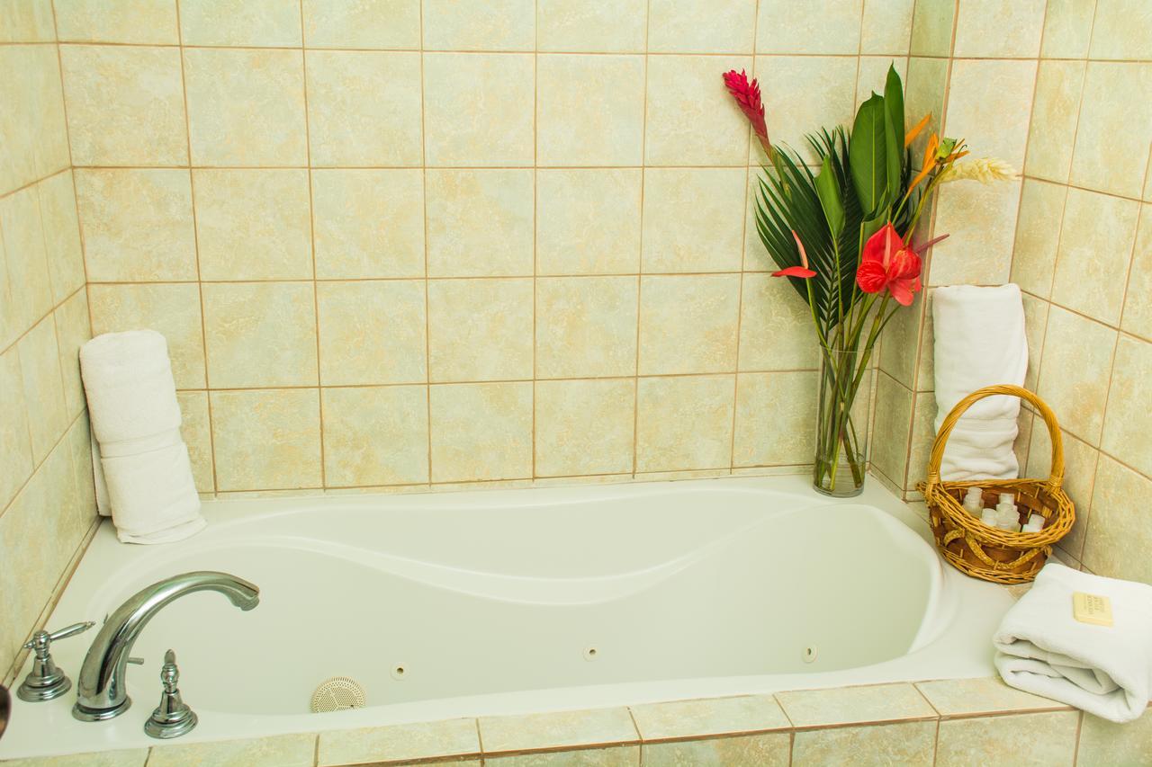 Heavenly Suites La Feuillet Екстер'єр фото
