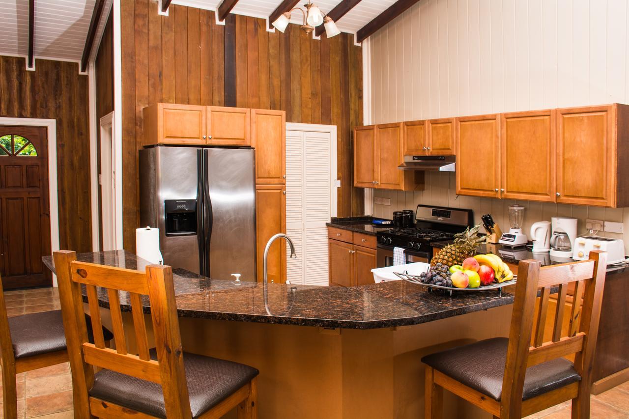 Heavenly Suites La Feuillet Екстер'єр фото