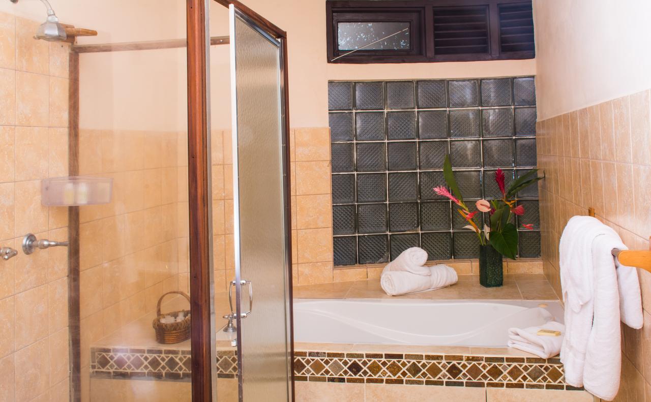 Heavenly Suites La Feuillet Екстер'єр фото